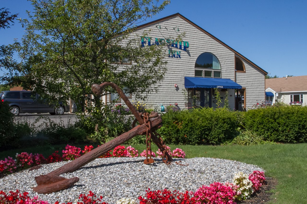 Flagship Inn and Suites - the best place to stay for lighthouses Boothbay Harbor Maine